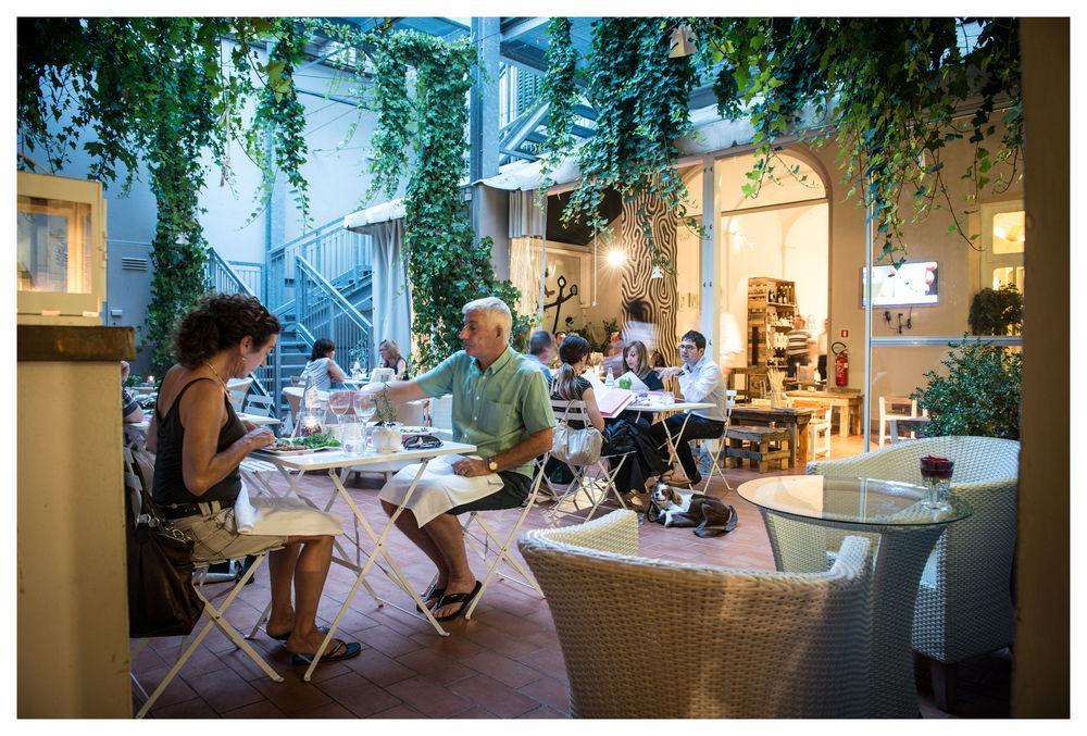 Hotel Vittoria فينْتْسا المظهر الخارجي الصورة