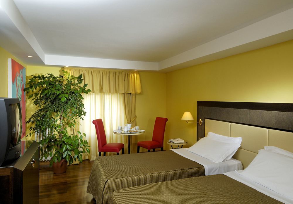 Hotel Vittoria فينْتْسا المظهر الخارجي الصورة