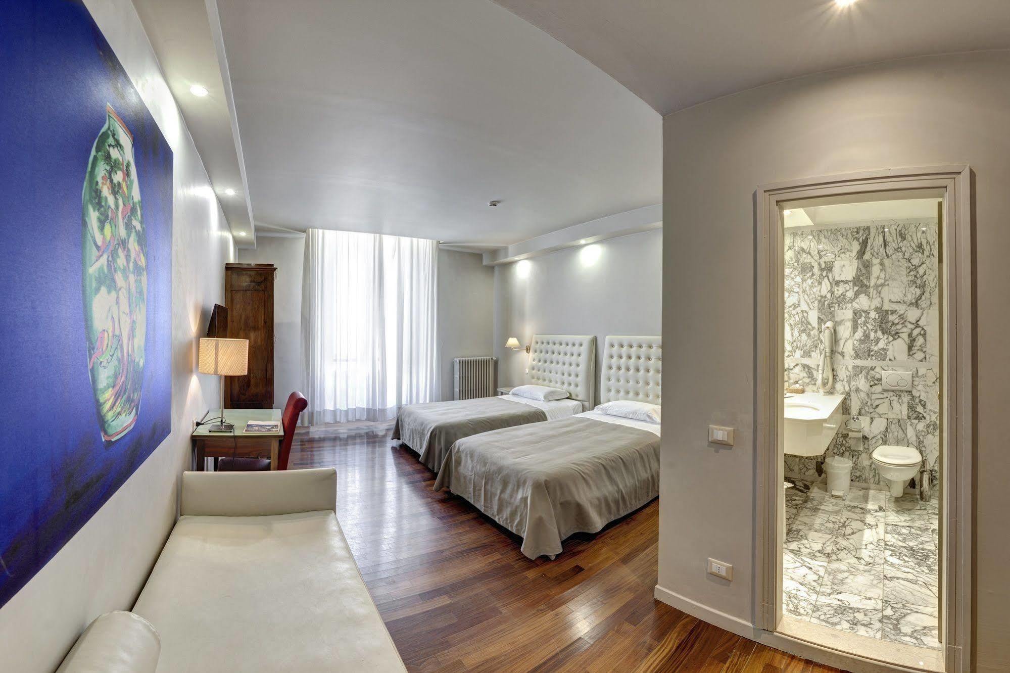 Hotel Vittoria فينْتْسا المظهر الخارجي الصورة