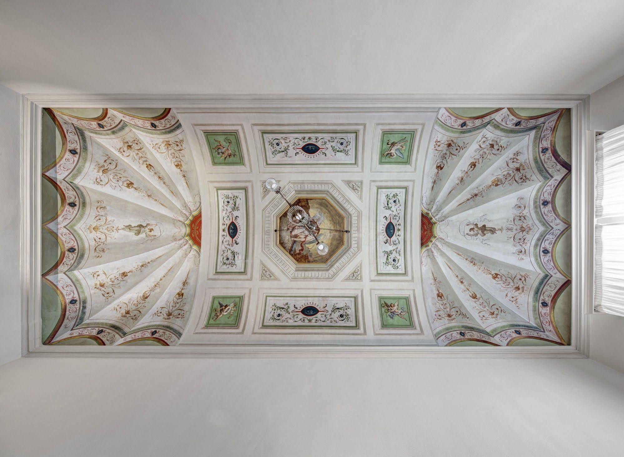 Hotel Vittoria فينْتْسا المظهر الخارجي الصورة